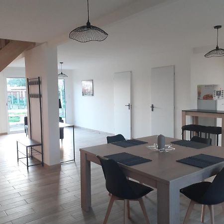 Le Gambetta Villa Flixecourt Bagian luar foto